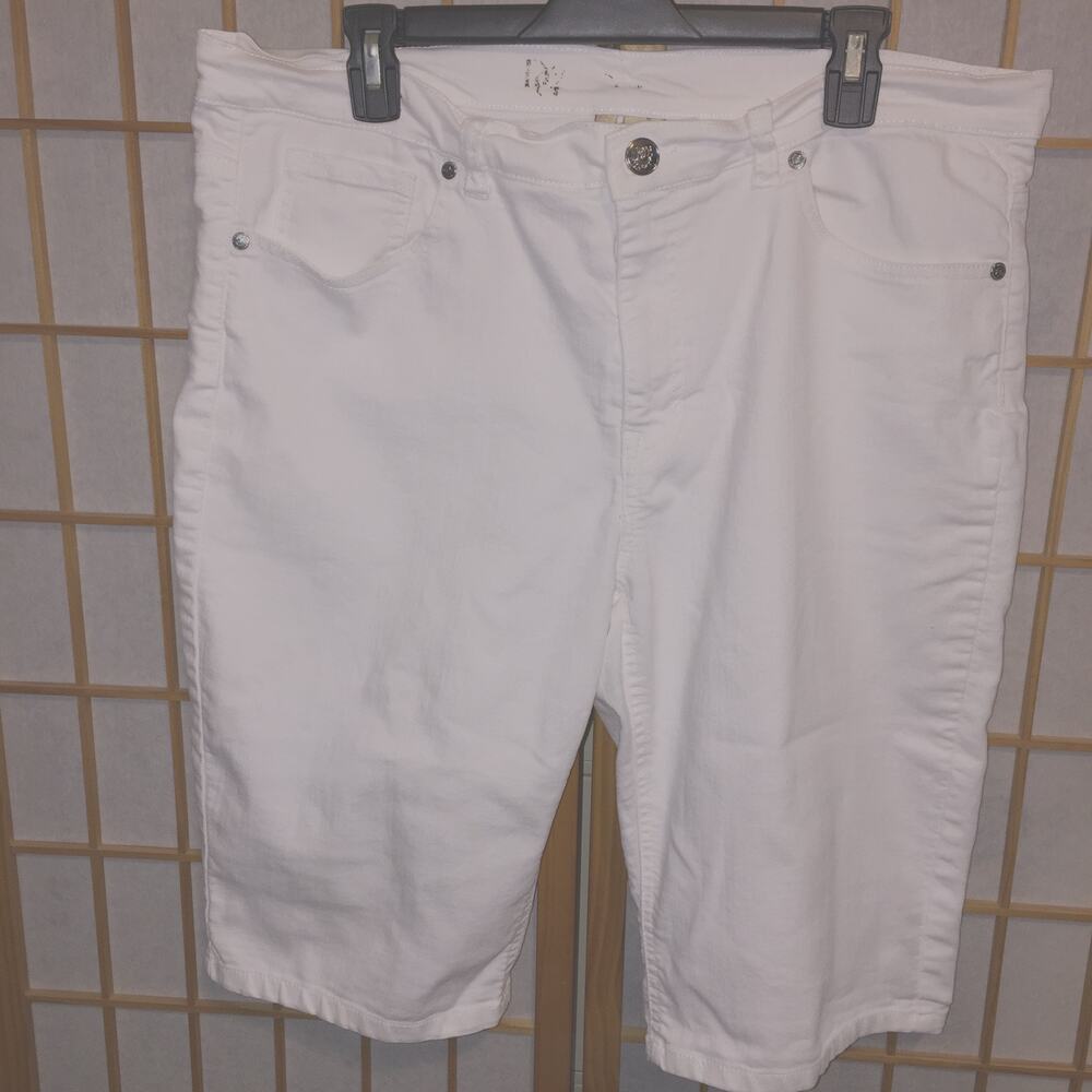 Diane Gilman DG2 White Burmuda Shorts 16W